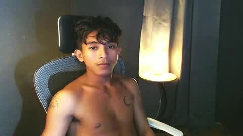 Snapshot of asian_hunk_moreno chatting on June 2026 05:50:01 PM Yuri online show from June 2026 05:50:01 PM