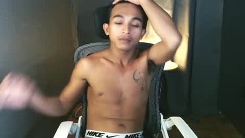 Snapshot of asian_hunk_moreno chatting on June 2026 03:29:01 PM Yuri online show from June 2026 03:29:01 PM