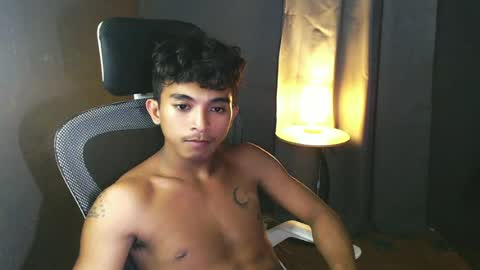 Snapshot of asian_hunk_moreno chatting on June 2026 06:08:01 PM Yuri online show from June 2026 06:08:01 PM