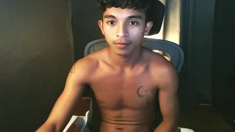 Snapshot of asian_hunk_moreno chatting on June 2026 08:10:01 PM Yuri online show from June 2026 08:10:01 PM