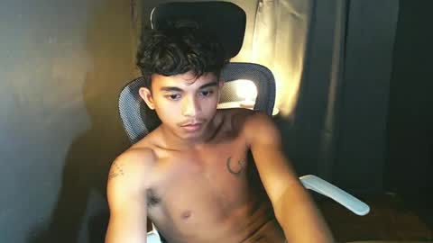 Snapshot of asian_hunk_moreno chatting on July 2026 04:35:02 PM Yuri online show from July 2026 04:35:02 PM