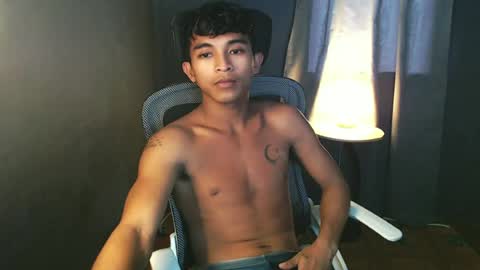 Snapshot of asian_hunk_moreno chatting on July 2026 08:53:01 AM Yuri online show from July 2026 08:53:01 AM