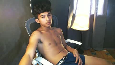 Snapshot of asian_hunk_moreno chatting on July 2026 05:58:02 AM Yuri online show from July 2026 05:58:02 AM
