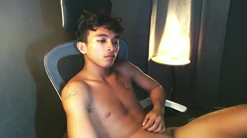 Snapshot of asian_hunk_moreno chatting on July 2026 04:31:01 PM Yuri online show from July 2026 04:31:01 PM