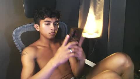 Snapshot of asian_hunk_moreno chatting on July 2026 07:40:02 PM Yuri online show from July 2026 07:40:02 PM