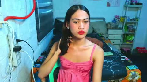 LOVELY LORAINE online show from June 2026 05:17:02 AM