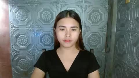 Sofia online show from November 2025 06:02:02 AM