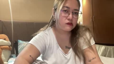 Snapshot of asianbunny10 chatting on March 2026 04:19:01 AM Curvy online show from March 2026 04:19:01 AM