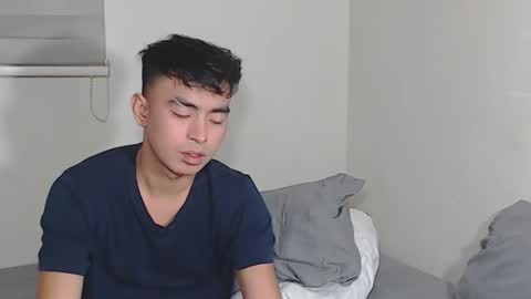 Snapshot of asiancummer_bry69 chatting on January 2025 04:18:02 PM Bry online show from January 2025 04:18:02 PM