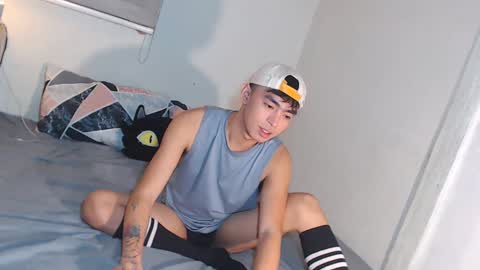 Snapshot of asiancummer_bry69 chatting on March 2025 04:51:02 PM Bry online show from March 2025 04:51:02 PM
