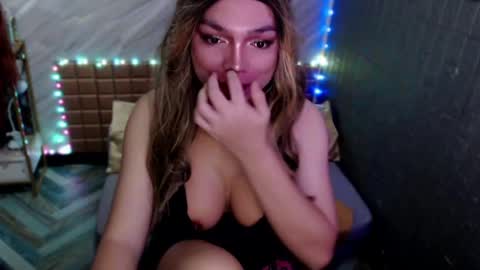 Snapshot of asiandollxxx4u chatting on May 2026 08:22:02 AM BELLA NOTCH online show from May 2026 08:22:02 AM