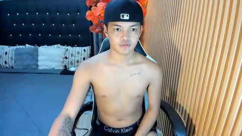 VICTORIA SCOTT online show from October 2025 12:46:01 PM