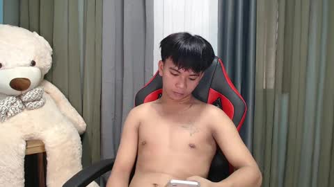 Snapshot of asianhunk_zam chatting on January 2025 12:13:02 AM Zam online show from January 2025 12:13:02 AM