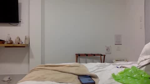  Lara  online show from April 2026 12:11:02 AM