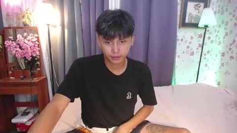 Snapshot of asiansmokeyxx chatting on December 2024 01:17:01 PM prince online show from December 2024 01:17:01 PM