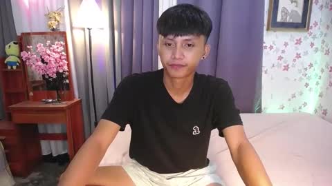 Snapshot of asiansmokeyxx chatting on January 2025 01:35:01 PM prince online show from January 2025 01:35:01 PM