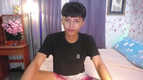 Snapshot of asiansmokeyxx chatting on January 2025 12:17:01 PM prince online show from January 2025 12:17:01 PM