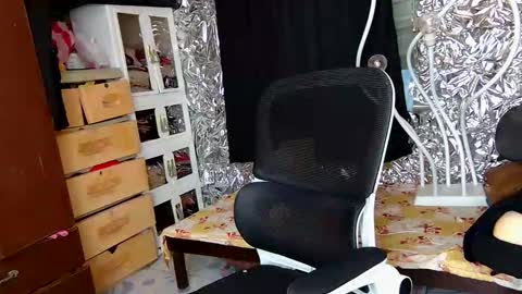 Snapshot of asiantsugar4u chatting on December 2025 11:08:02 AM Trish online show from December 2025 11:08:02 AM