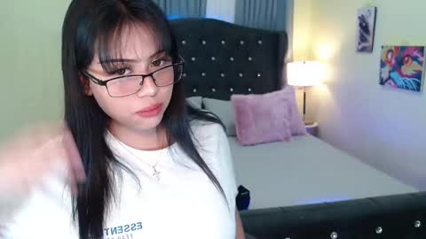 Snapshot of asias_hotkiara chatting on January 2025 09:51:02 AM KIARA online show from January 2025 09:51:02 AM