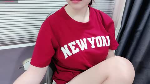 Snapshot of asiasweety chatting on May 2026 01:23:02 AM SoHye online show from May 2026 01:23:02 AM