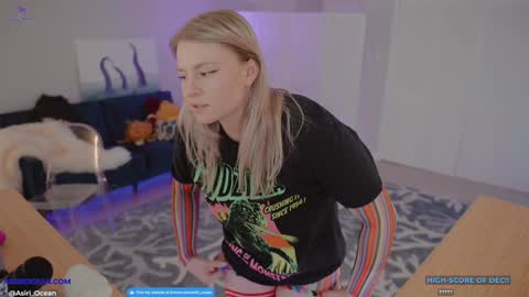 Snapshot of asiri_ocean chatting on December 2024 03:20:01 AM Asiri pronounced Ah-siri Please no nicknames 3 online show from December 2024 03:20:01 AM