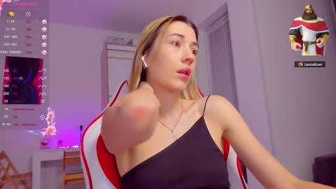 Caroline online show from September 2025 04:00:02 PM