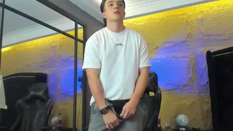 Aslan  online show from January 2026 01:31:02 AM