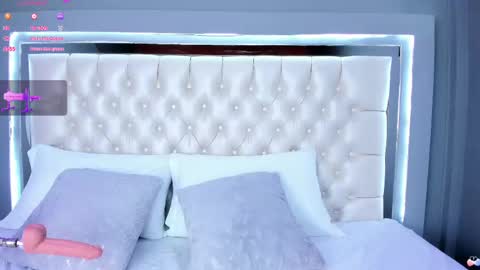 A S L Y   S A N D E R online show from October 2025 04:30:01 AM