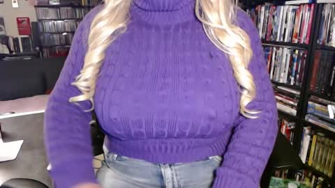 Aspen Vale online show from October 2025 02:20:01 AM