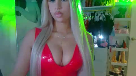 Snapshot of aspenmadden chatting on February 2025 09:46:01 PM iwantaspen online show from February 2025 09:46:01 PM