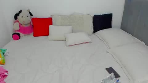 Snapshot of asshley_cute chatting on January 2025 11:11:01 PM instagramsoofiaa giraldo online show from January 2025 11:11:01 PM