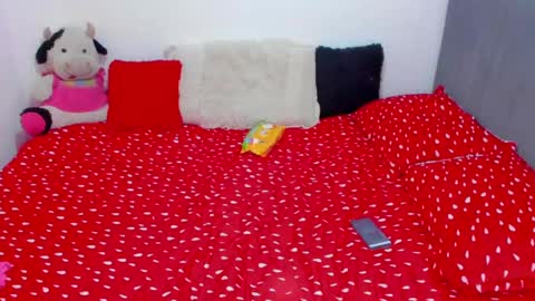 Snapshot of asshley_cute chatting on February 2025 10:37:01 PM instagramsoofiaa giraldo online show from February 2025 10:37:01 PM