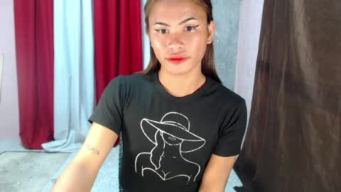 Snapshot of assistant_girlxx chatting on July 2026 01:58:02 PM MEGS MEGS online show from July 2026 01:58:02 PM