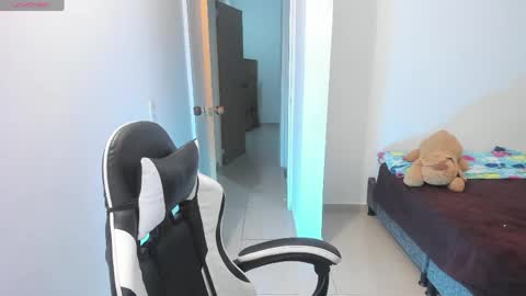 Snapshot of asta_kuro chatting on April 2026 08:39:03 AM Asta Kuno online show from April 2026 08:39:03 AM