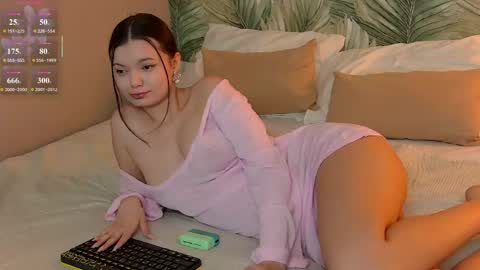 Aster Quinn online show from May 2026 12:42:01 PM