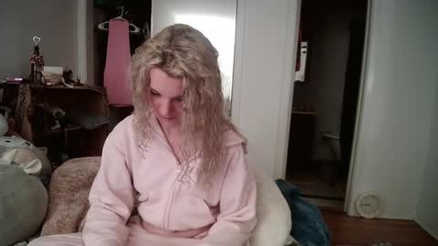 AstoriaLove online show from March 2025 01:37:02 AM