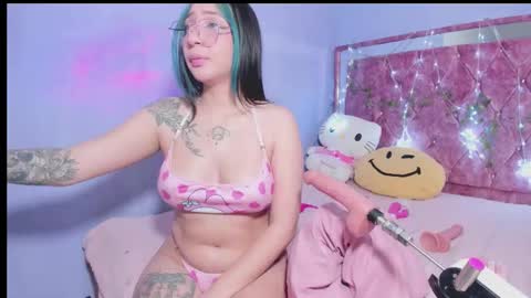 Kitty online show from November 2025 09:35:01 PM