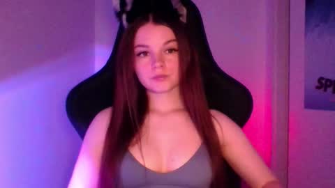 astradream_ online show from October 2025 05:44:02 PM