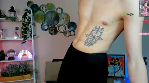 Snapshot of astren_villo chatting on April 2026 05:30:01 PM astren online show from April 2026 05:30:01 PM