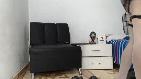 Snapshot of astrid__v chatting on November 2025 06:30:02 PM Astrid online show from November 2025 06:30:02 PM