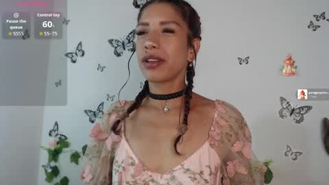 Astrid online show from May 2026 04:52:01 AM