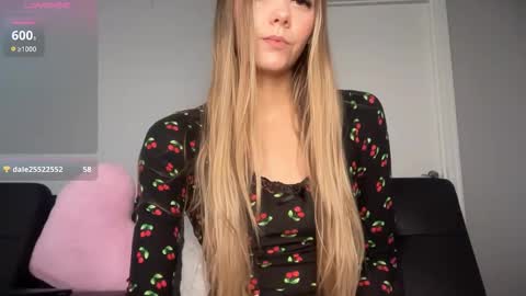 Snapshot of astrid_sky chatting on May 2026 08:40:02 PM Astrid Sky online show from May 2026 08:40:02 PM