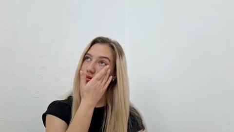 Diana online show from October 2025 10:22:02 AM