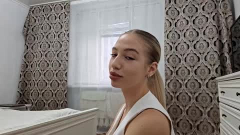 Diana online show from October 2025 02:40:02 PM