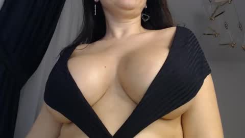 Assya   online show from January 2025 10:26:01 PM