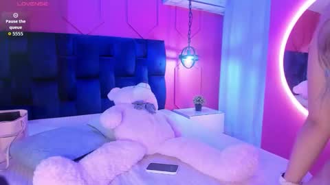 Snapshot of atenea_cute21 chatting on January 2026 04:07:02 AM Athenea online show from January 2026 04:07:02 AM