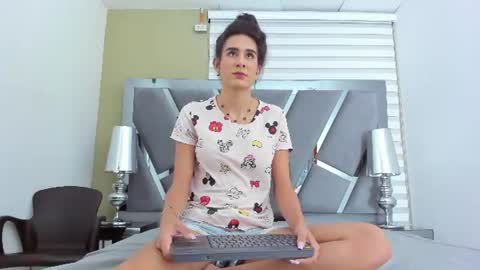 atenea online show from June 2026 04:22:02 AM