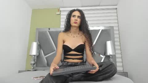 atenea online show from July 2026 04:04:02 AM