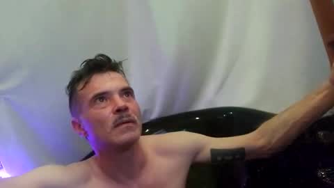 Snapshot of athandrew chatting on October 2025 07:14:01 PM jonnyandrew online show from October 2025 07:14:01 PM