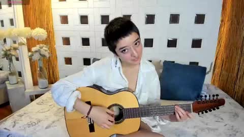 Snapshot of atheena__ chatting on April 2026 01:24:02 PM Athenea online show from April 2026 01:24:02 PM